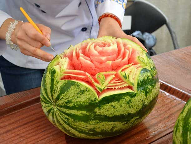 les meilleurs artistes magie sculpture sur fruit